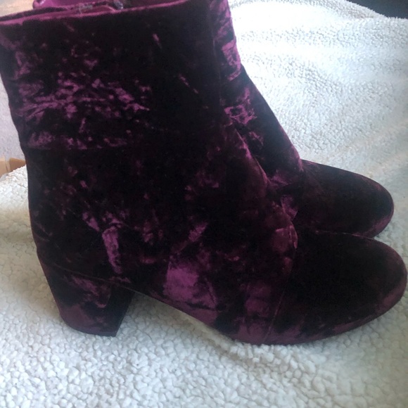 Neiman Marcus brand boots size 6B - Picture 7 of 7